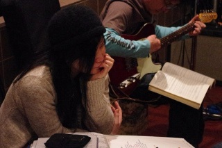 by�������Q�P